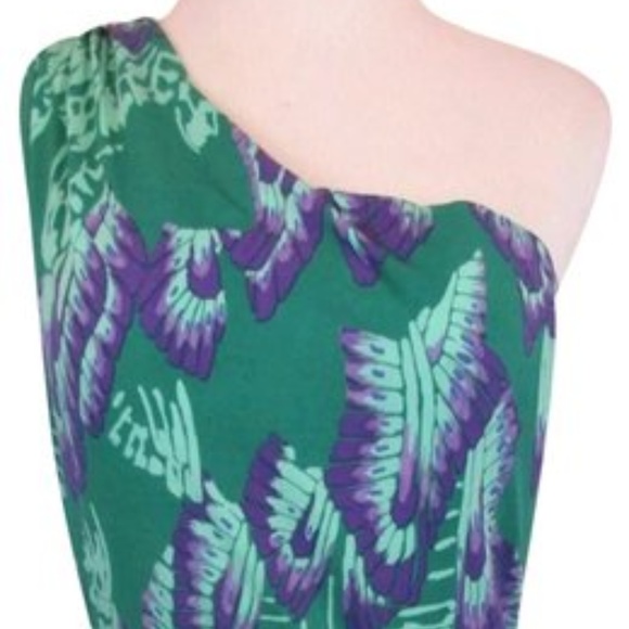 Gianni Bini Dresses & Skirts - Gianni Bini Green Above Knee One Shoulder dress